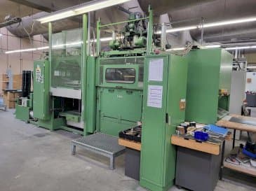 Vooraanzicht van ILLIG UA100-G machine