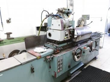 Links zicht  van TOS BHU 32A/1000 machine