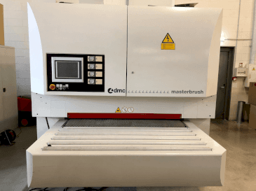 Vooraanzicht  van DMC MASTERBRUSH MB 1350 M4 (2011)  machine