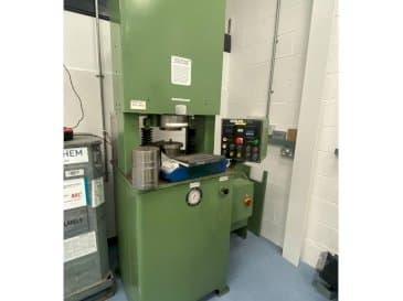 Vooraanzicht  van Extrude Hone Vector Series  machine