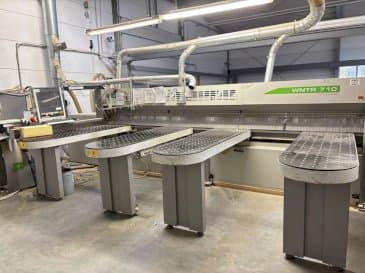 Vooraanzicht  van SELCO WNTR 710  machine