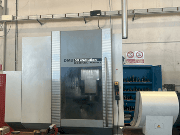 Vooraanzicht  van DECKEL MAHO DMU 50 Evolution  machine