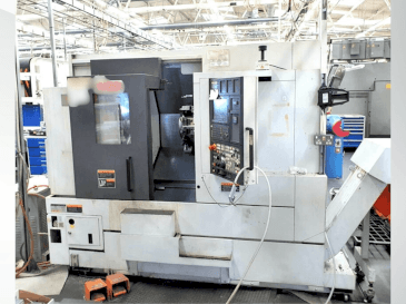 Vooraanzicht  van MORI SEIKI NL2000Y  machine