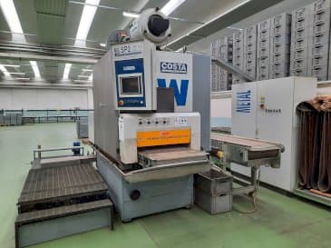 Vooraanzicht  van Costa CCCC 600  machine