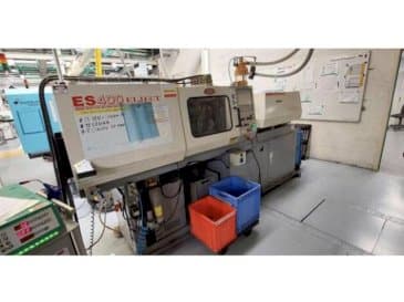 Vooraanzicht van Nissei ES400 machine