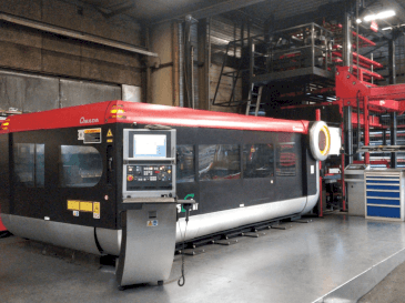 Vooraanzicht  van AMADA LC-3015F1NT 4kW CO2  machine