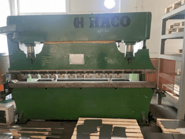 Vooraanzicht  van HACO PPE S30135  machine