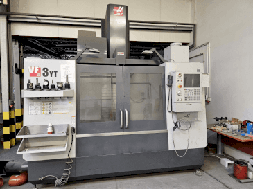Vooraanzicht van HAAS VF-3YT/50 machine