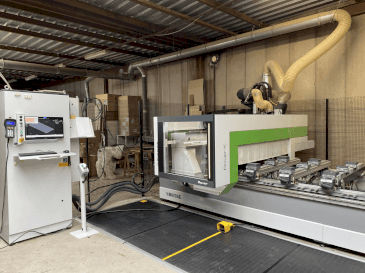 Vooraanzicht  van BIESSE Rover K Smart 1532  machine