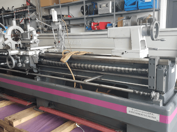 Vooraanzicht  van Optimum D 5600x3000  machine