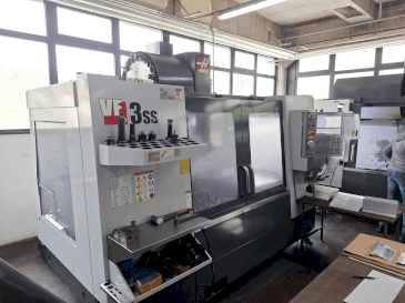 Vooraanzicht  van HAAS VF3 SS  machine