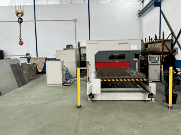 Vooraanzicht van Durma HD-F 3015 machine