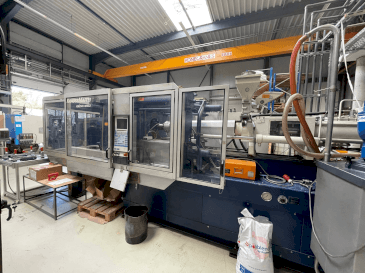 Vooraanzicht  van Krauss Maffei 250-1400 C2  machine