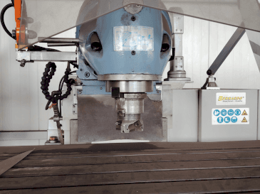 Vooraanzicht  van Bernardo Variomill FU 2000E Servo  machine