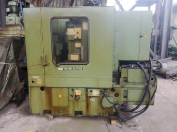 Vooraanzicht  van TOS OHA 16B  machine