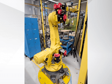 Vooraanzicht  van FANUC R2000iB/165F  machine