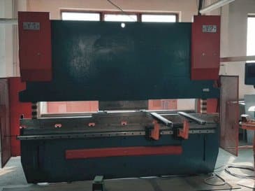 Vooraanzicht van BEYELER PR6 machine