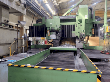 Vooraanzicht  van WALDRICH COBURG 30-15 S 2525  machine