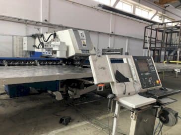 Vooraanzicht van Trumpf Trupunch 5000 machine