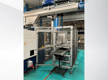 Vooraanzicht van Krauss Maffei KM350 machine