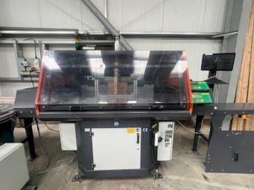 Vooraanzicht  van TIGER UKA 600 Cross cut installation  machine