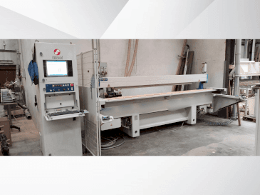 Vooraanzicht van MASTERWOOD OM B1 CN3KF machine