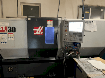 Vooraanzicht  van HAAS ST-30  machine
