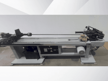 Vooraanzicht  van UZMA MAKINA UZH76  machine