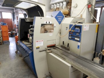 Vooraanzicht  van WEINIG / DIMTER Unimat 500  machine