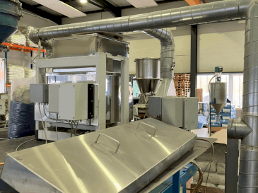 Vooraanzicht  van COPERION STS35  machine