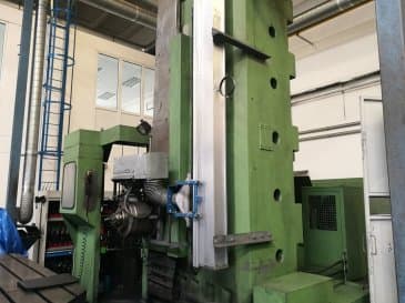 Vooraanzicht  van TOS WHN 130 machine