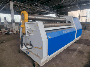 Vooraanzicht van Metallkraft RBM 4 HMS Pro 3050-150 machine