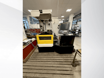 Vooraanzicht  van FANUC Robocut alpha-C400iB  machine