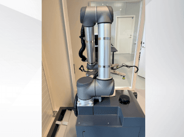 Vooraanzicht  van Universal Robots UR10  machine