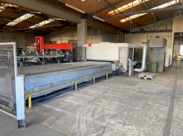 Vooraanzicht van Bystronic BySprint Fiber 6520 machine