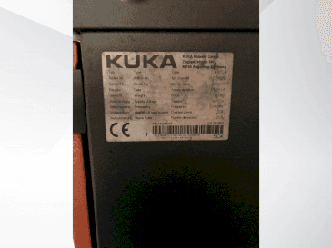 Vooraanzicht van KUKA KR 90 R2700 pro machine