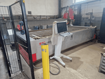 Vooraanzicht van TCI BP-C 4020 5X machine