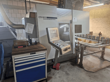 Vooraanzicht  van DMG GILDEMEISTER CTV 250  machine