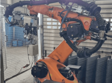 Vooraanzicht  van KUKA KR 60-3  machine