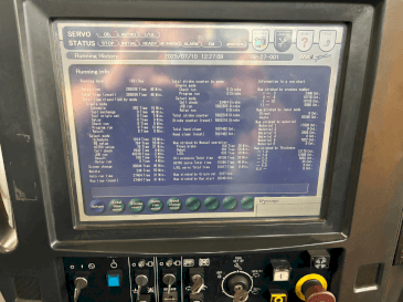 Vooraanzicht van AMADA Astro 100 NT machine