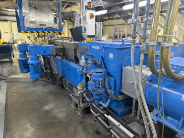 Vooraanzicht van COPERION ZSK 50 MCC+ machine