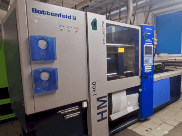 Vooraanzicht  van Battenfeld HM 1300/750  machine