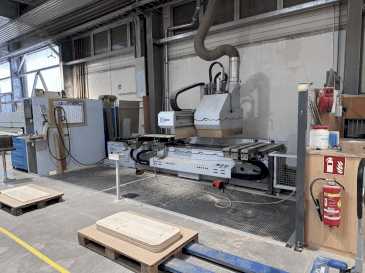 Vooraanzicht  van Weeke OPTIMAT BHC 550  machine