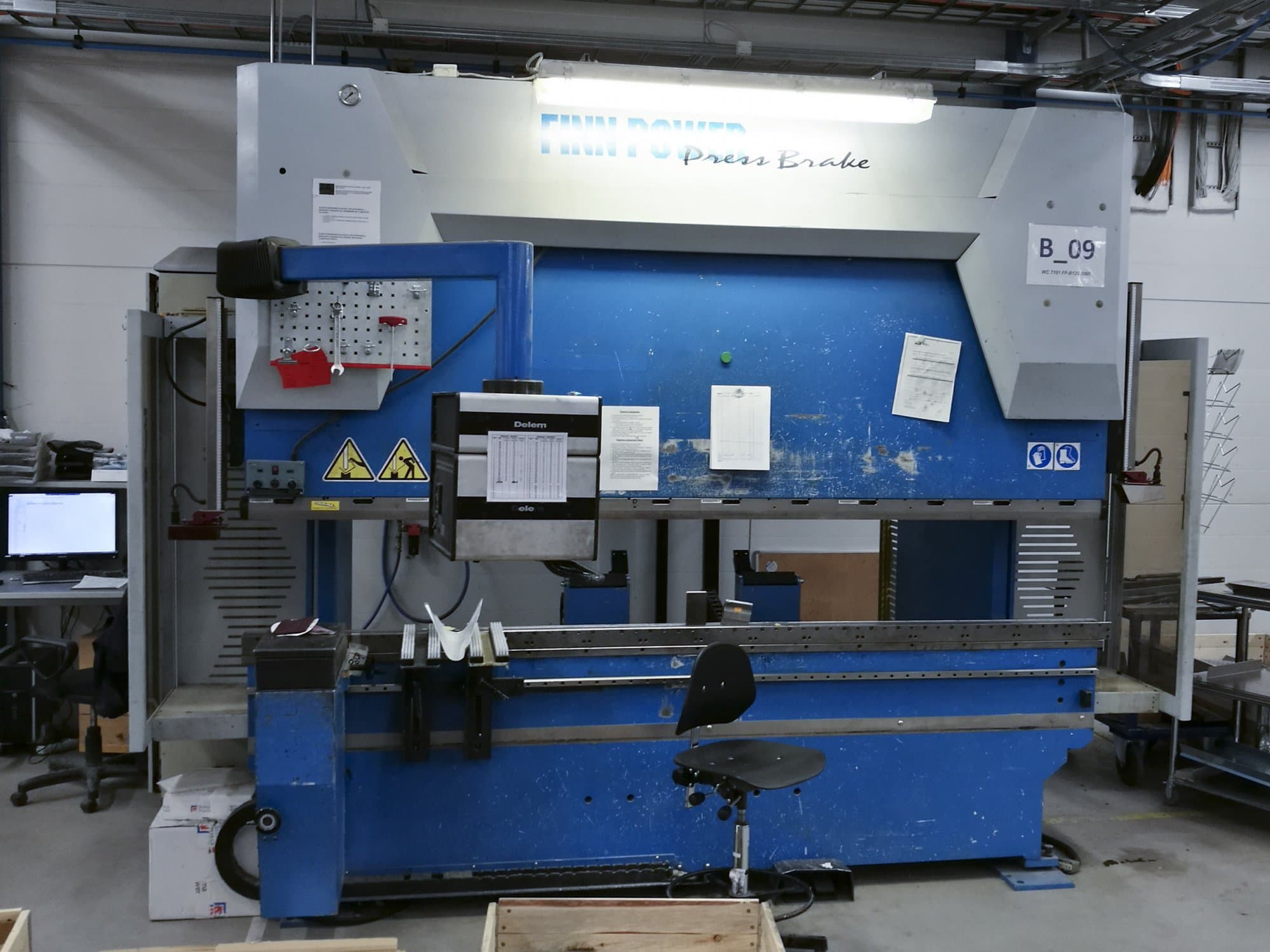 Vooraanzicht van Finn-Power B 125-3060 GC CL6 machine