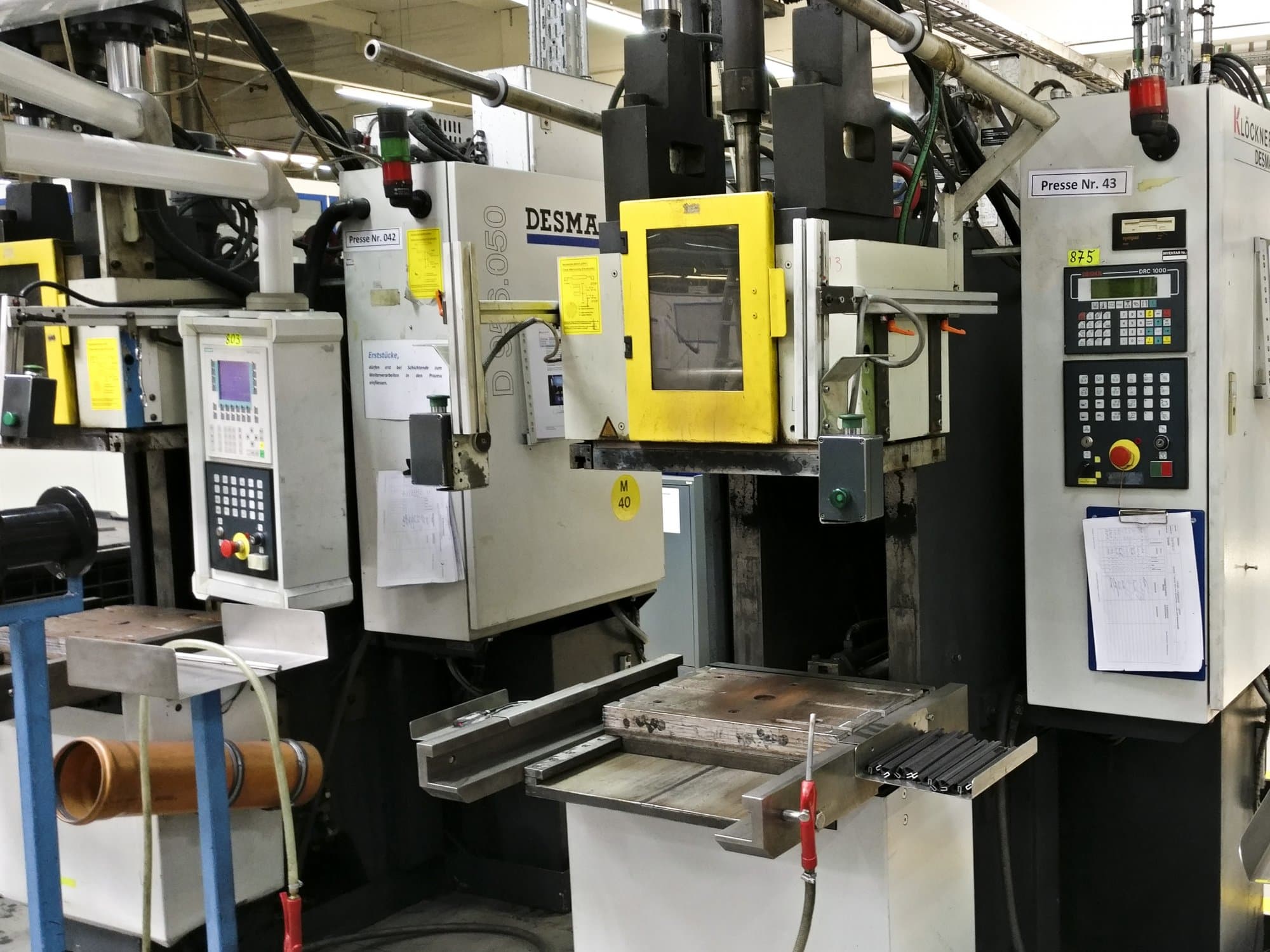 Recht aanzicht  van Kloeckner Desma 956.050 machine
