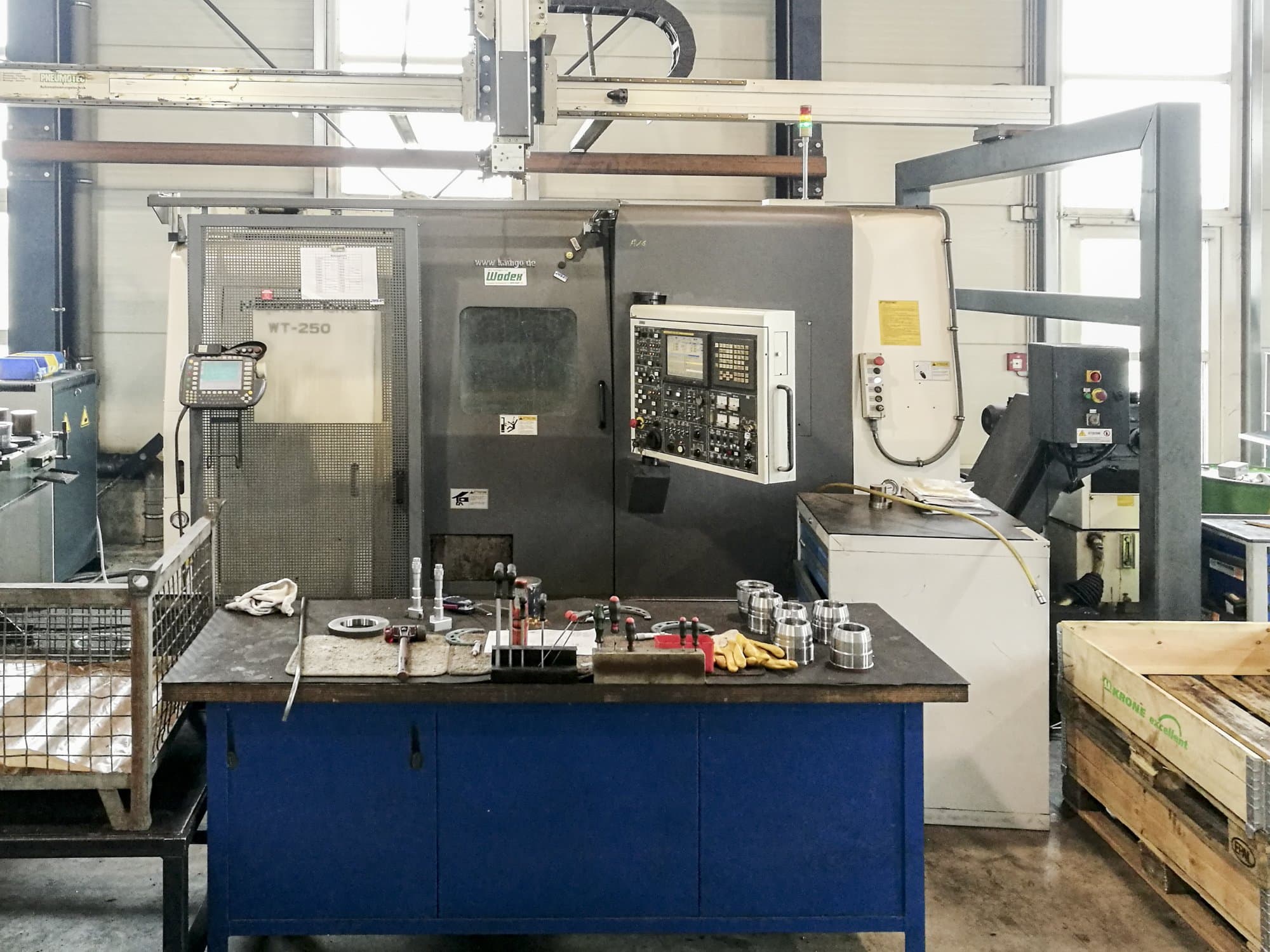 Vooraanzicht  van NAKAMURA WT-250 machine