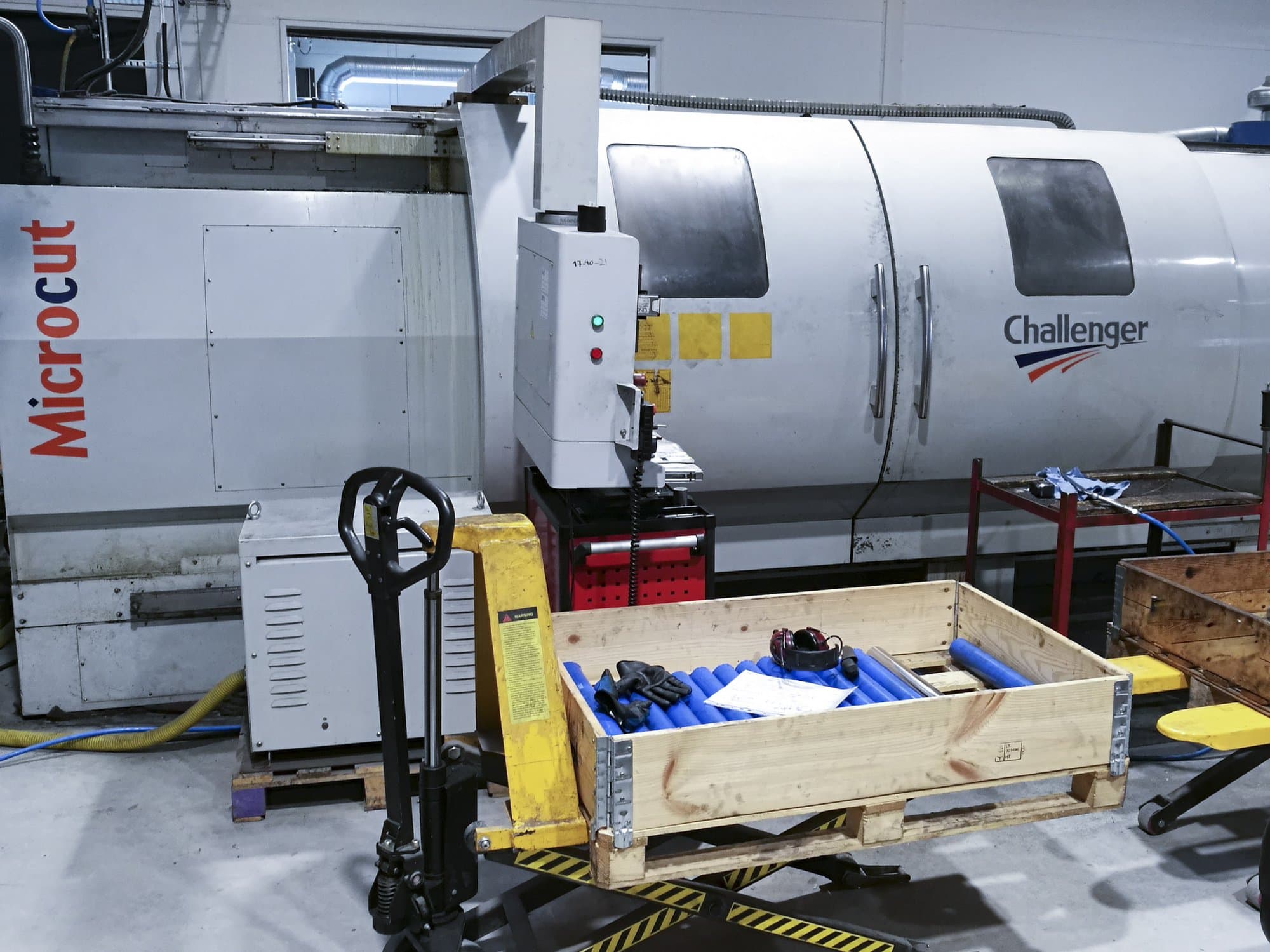 Vooraanzicht  van MICROCUT BNC-30160X machine