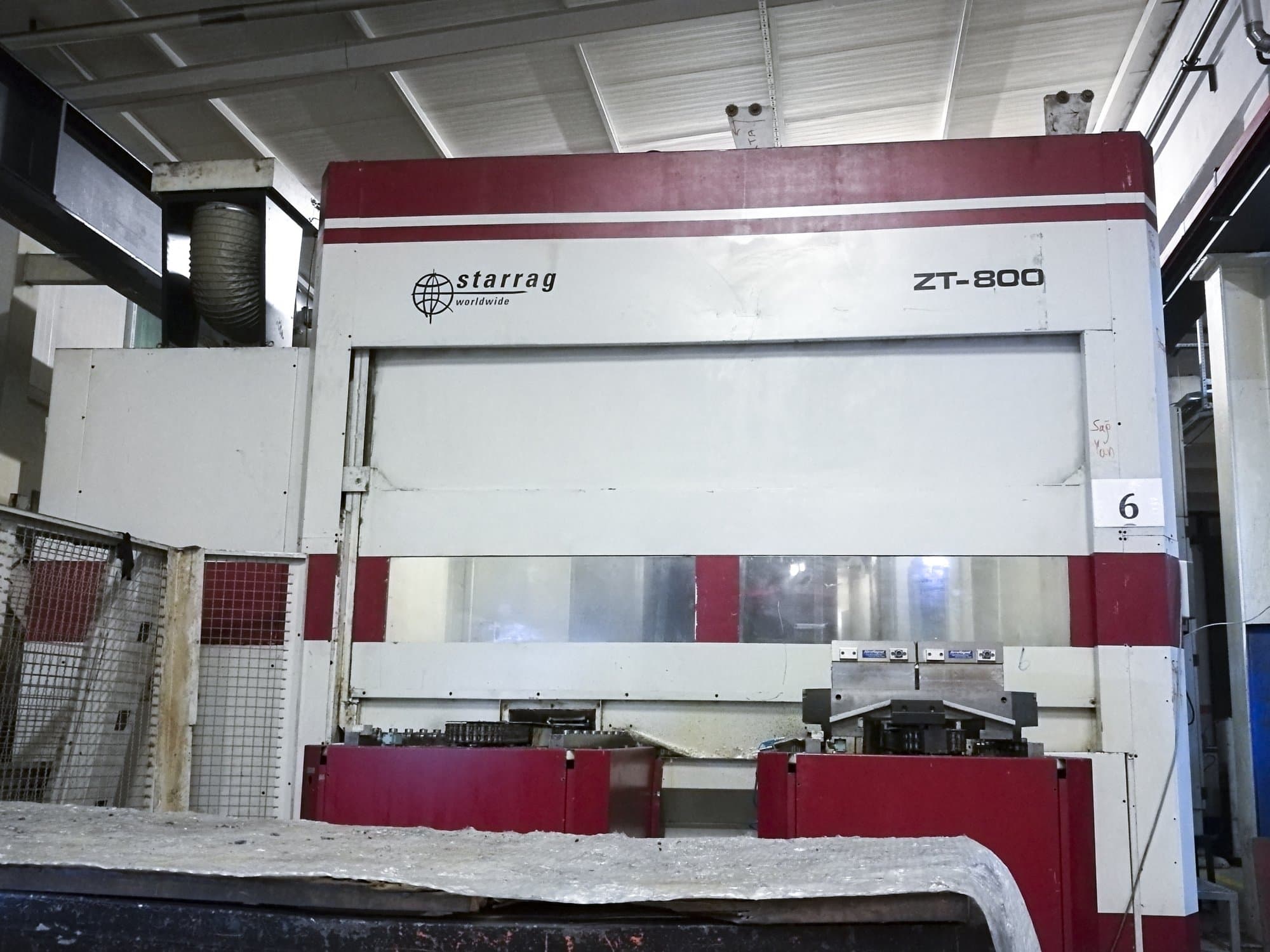 Vooraanzicht  van Starrag ZT 800/130 machine