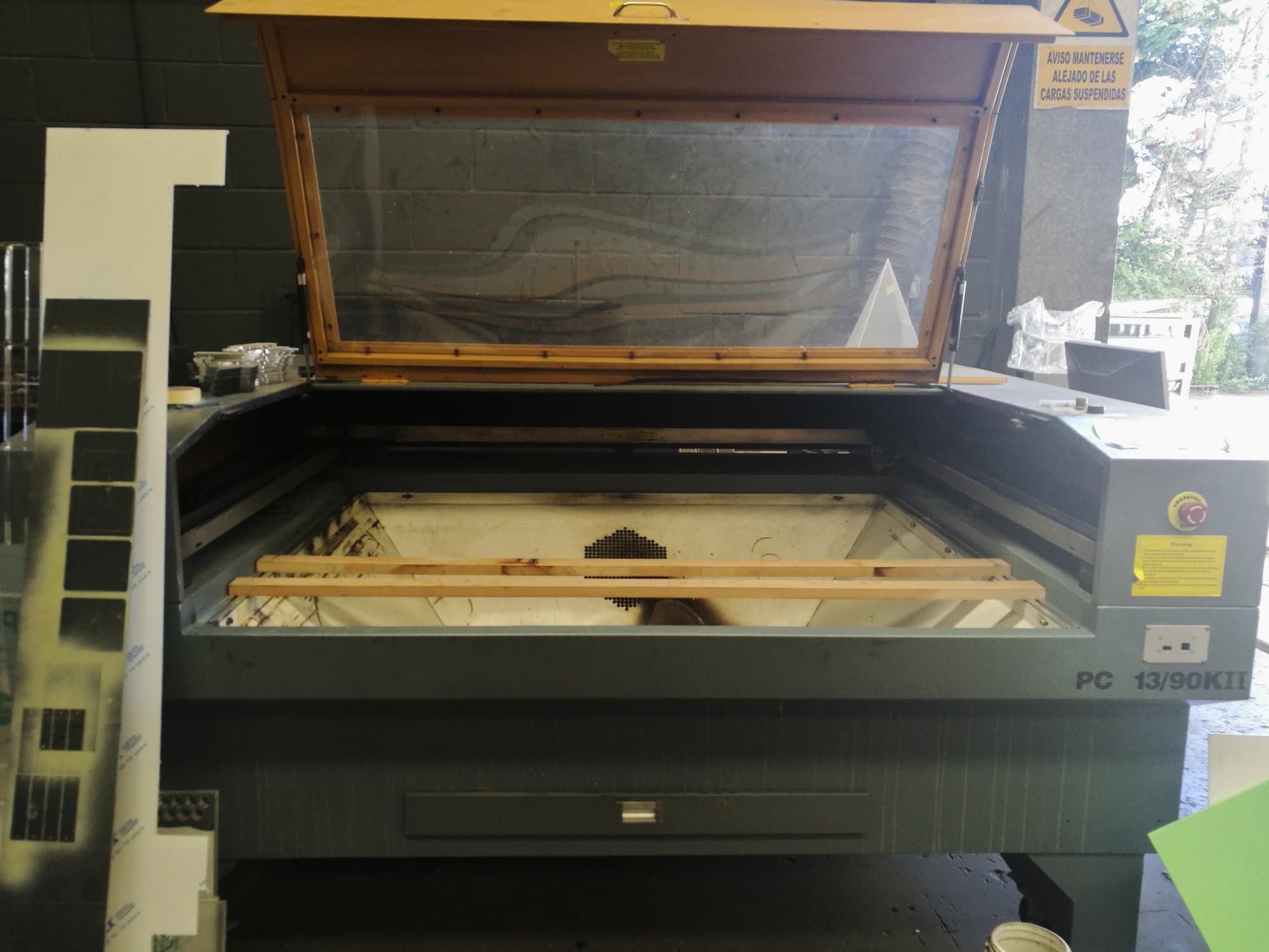 Vooraanzicht  van PC 13/90KII machine