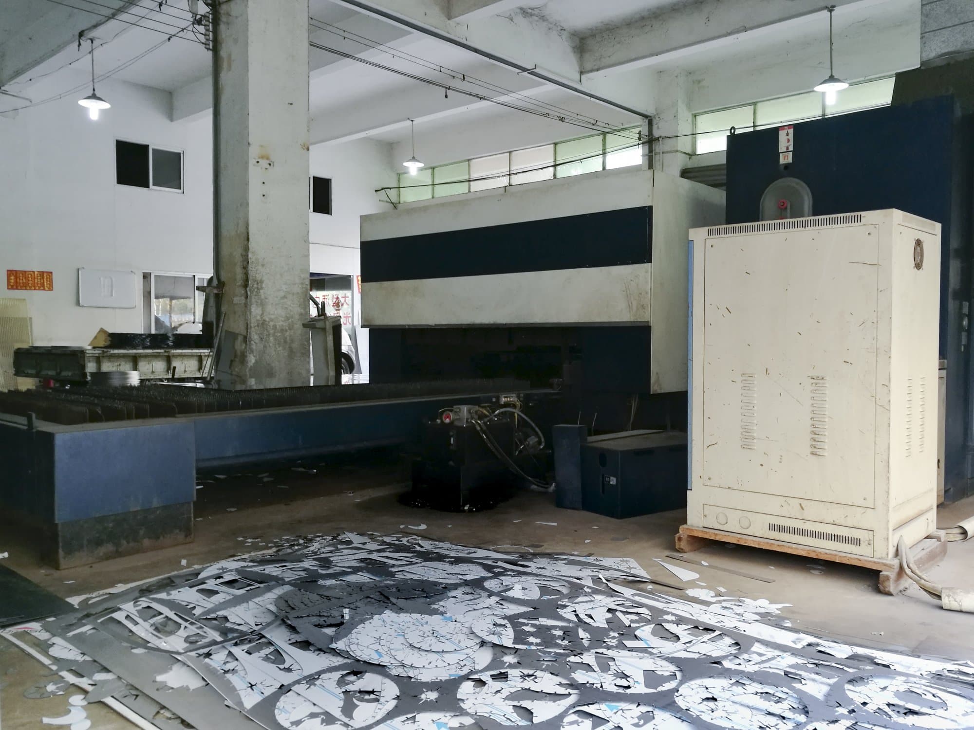 Recht aanzicht  1 van Trumpf TruLaser 3030 machine